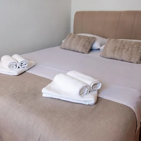 בית נופש Jacuzzi House - Parking - Playground Kaštela