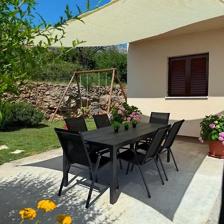 Jacuzzi House - Parking - Playground * Kaštela
