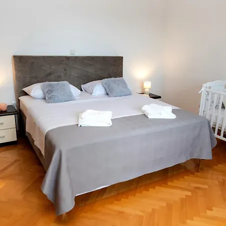 Jacuzzi, Kids' Playground, Free Parking *