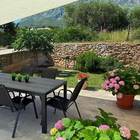 Holiday home Jacuzzi House - Parking - Playground Kastela